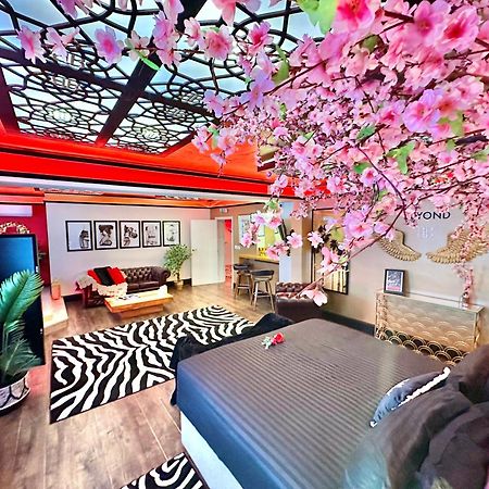 Beyond - Romantic Basement Apartment - Close To Beach - With Parking Bornemouth Extérieur photo