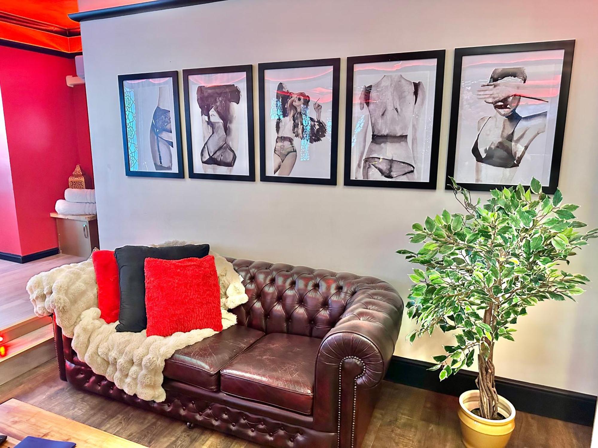 Beyond - Romantic Basement Apartment - Close To Beach - With Parking Bornemouth Extérieur photo